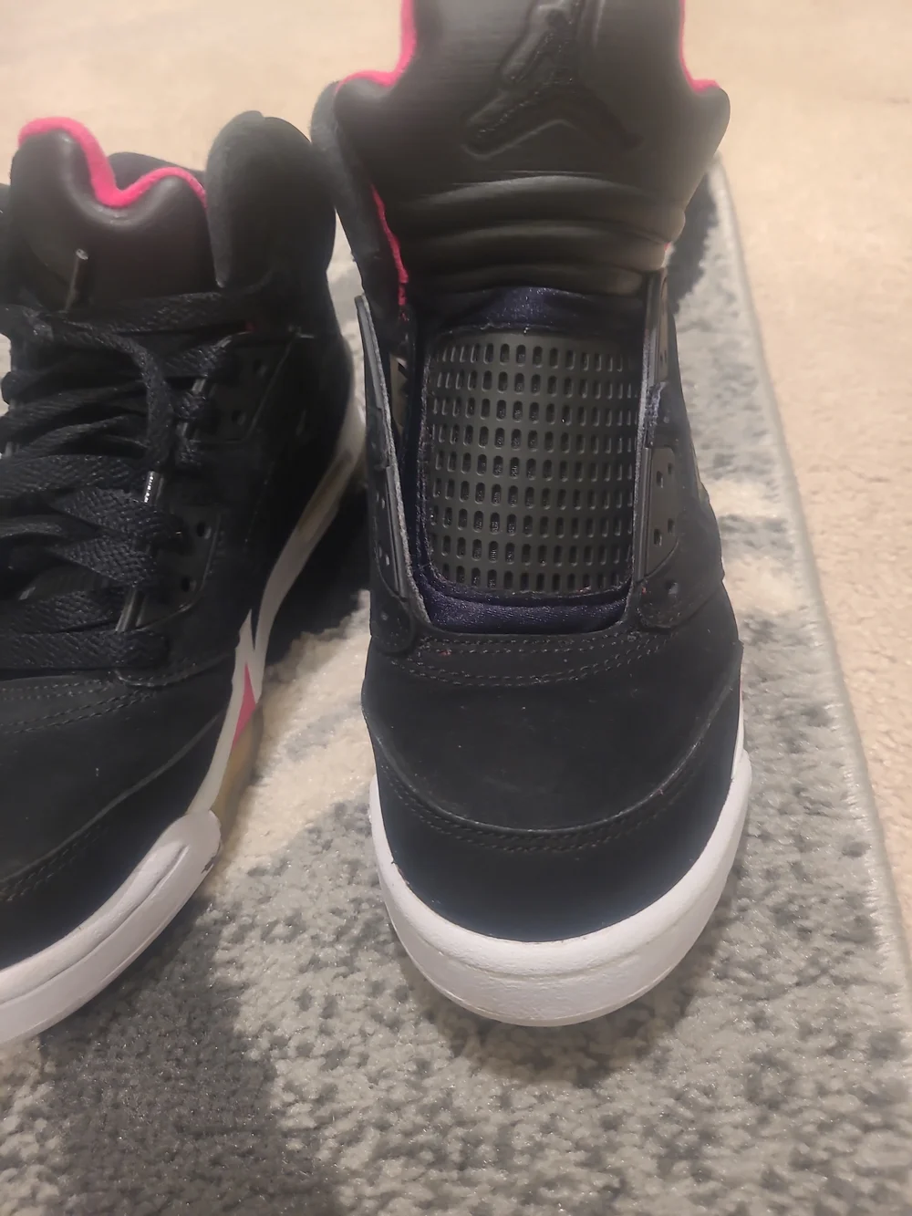 Air Jordan 5 Retro GS 'Deadly Pink' Size 5Y Missing One Lace